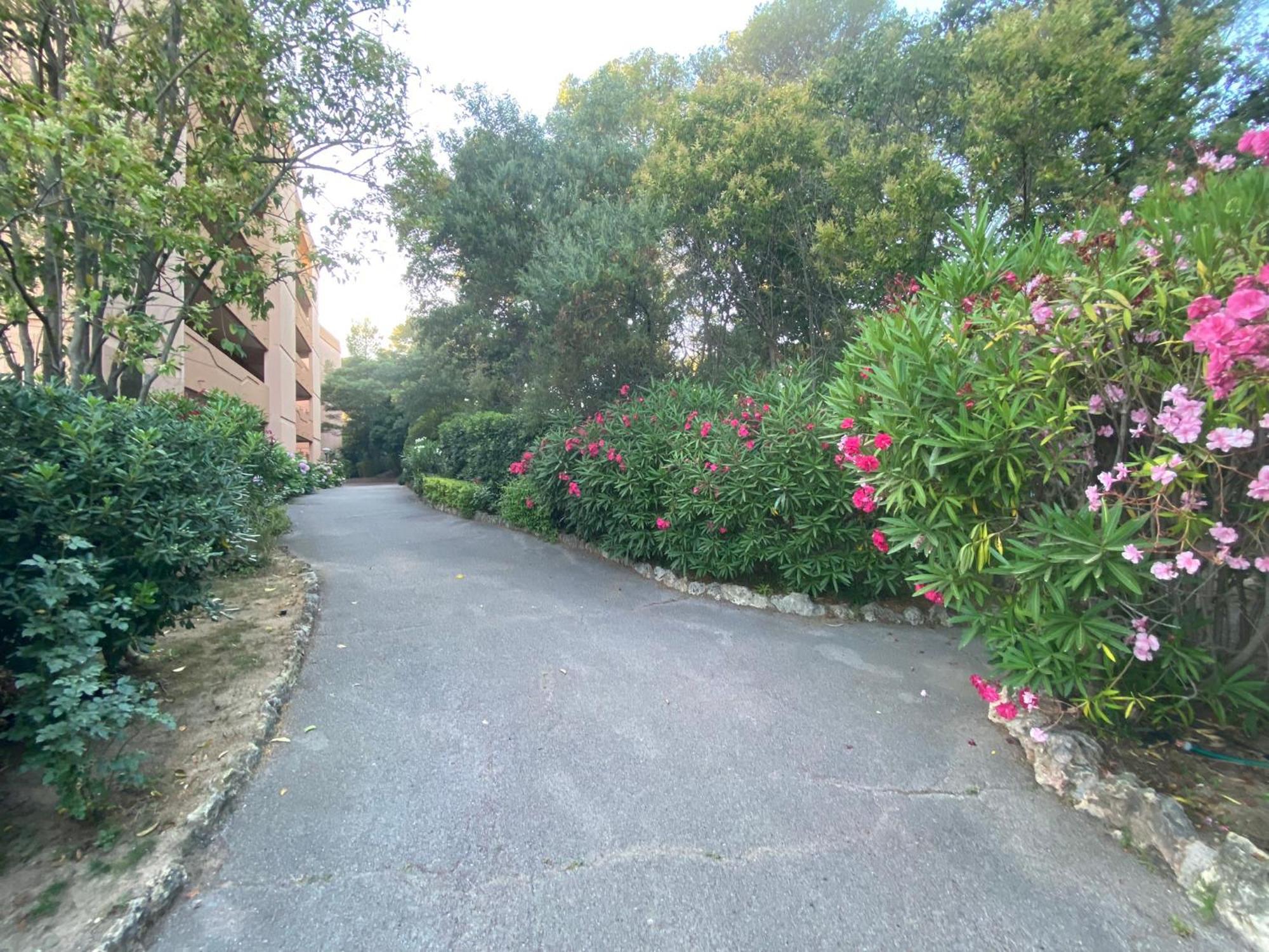 Appartement Face Mer Et Port Santa Lucia Climatise Et Wifi Saint-Raphaël Eksteriør bilde