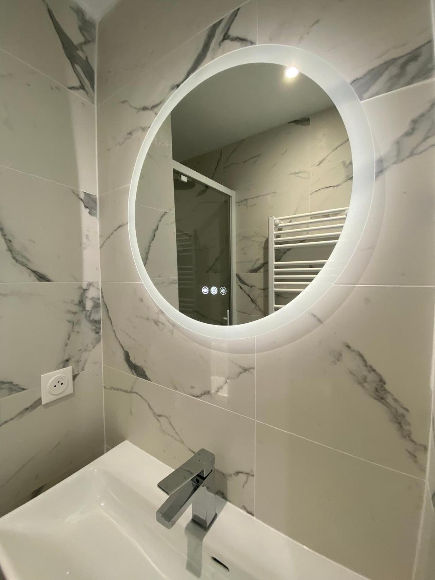 Appartement Face Mer Et Port Santa Lucia Climatise Et Wifi Saint-Raphaël Eksteriør bilde