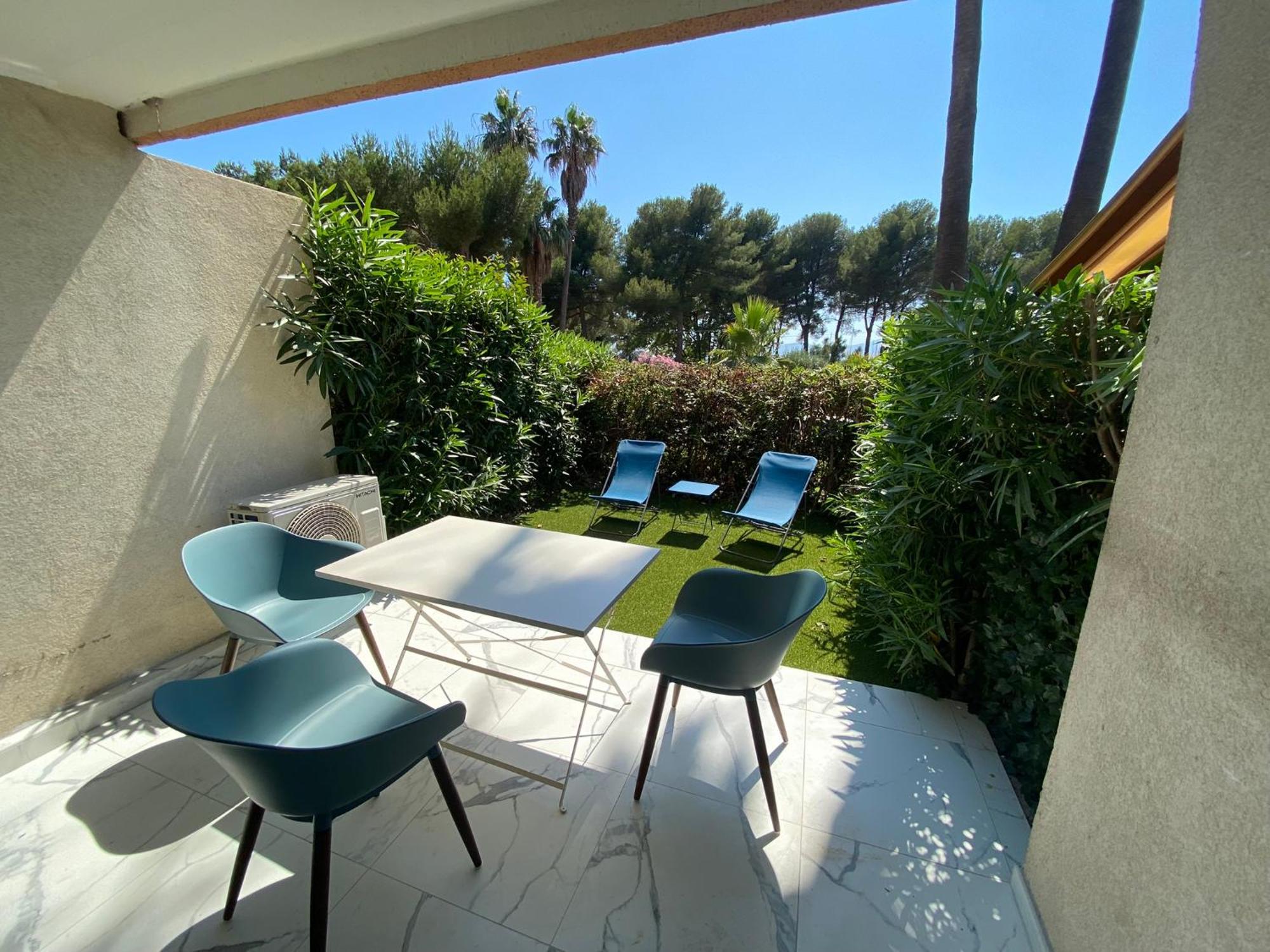 Appartement Face Mer Et Port Santa Lucia Climatise Et Wifi Saint-Raphaël Eksteriør bilde