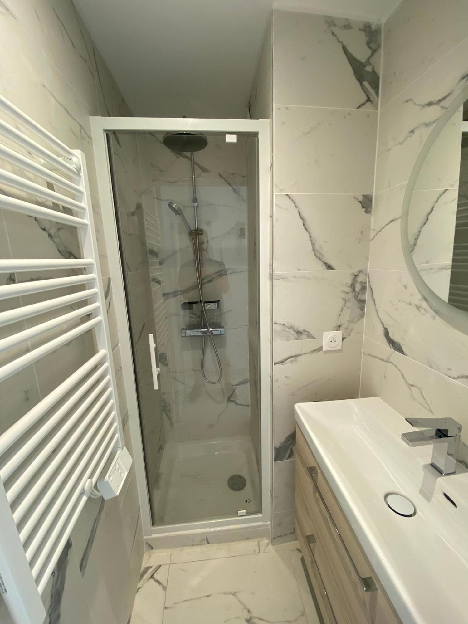 Appartement Face Mer Et Port Santa Lucia Climatise Et Wifi Saint-Raphaël Eksteriør bilde