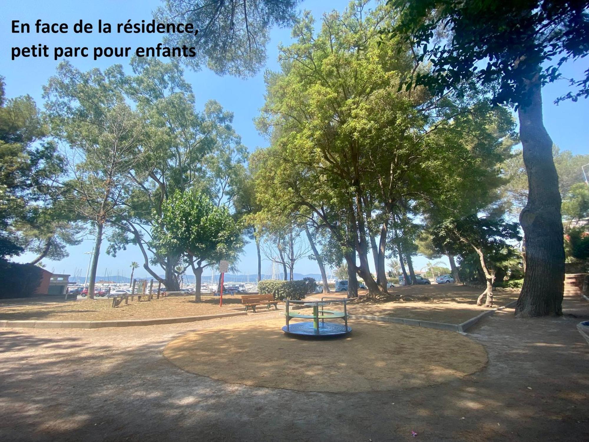 Appartement Face Mer Et Port Santa Lucia Climatise Et Wifi Saint-Raphaël Eksteriør bilde